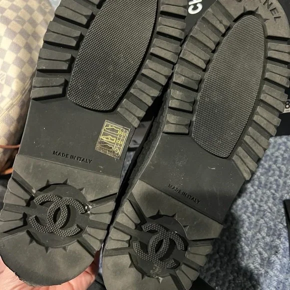 Authentic Chanel booties, worn once , logos on it perfect condition ! - Picture 9 of 11